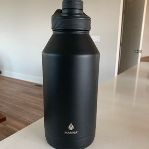 Manna 64 oz water bottle